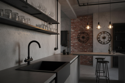 Rubinetto Verona nero opaco in cucina industrial con cemento